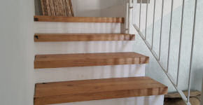 חיפוי מדרגות עץ בחולדה | חיפוי מדרגות למינציה בחולדה
